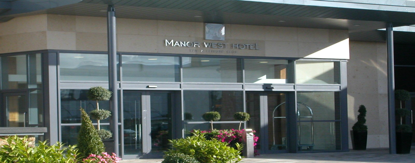 Manor West Hotel